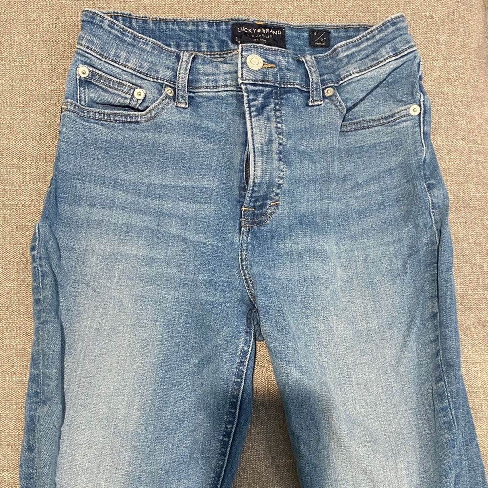 Lucky Brand Women's Light Blue Straight Leg Jeans